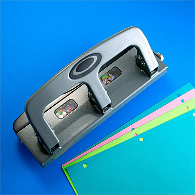 Officemate Deluxe 3-Hole Punch (OIC90102)