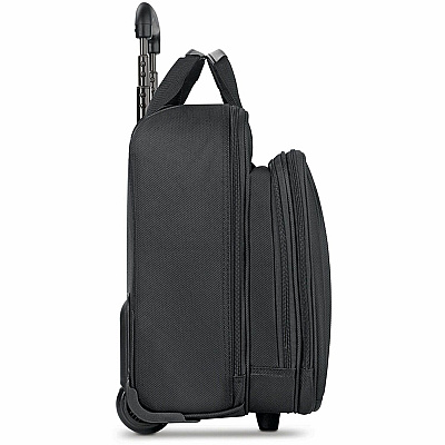 Solo Classic Carrying Case (Portfolio) for 17.3" Notebook - Black (USLPT1364)