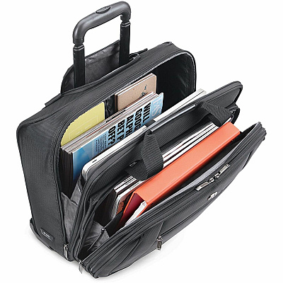 Solo Classic Carrying Case (Portfolio) for 17.3" Notebook - Black (USLPT1364)