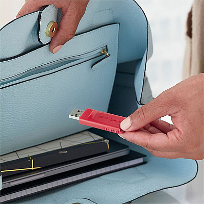 Verbatim 32GB Store 'n' Go USB Flash Drive - Red (96806)