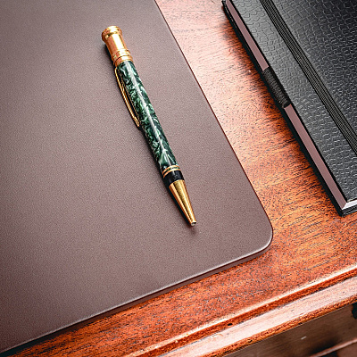 Dacasso Leather Desk Mat (P3419)