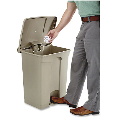 Safco Plastic Step-on Waste Receptacle (SAF9922TN)