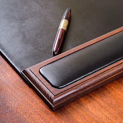 Dacasso Walnut & Leather Side-Rail Desk Pad (P8401)