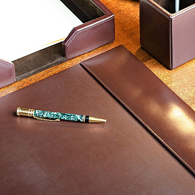 Dacasso Bonded Leather Side-Rail Desk Pad (P3603)