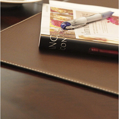 Dacasso Leatherette Square Corner Placemat (H3347)