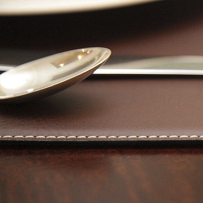 Dacasso Leatherette Square Corner Placemat (H3347)