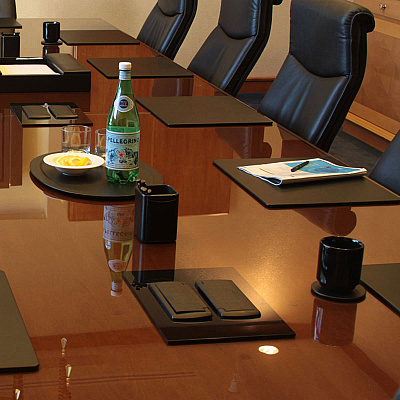 Dacasso Leather Combination Conference Room Set (D1058)