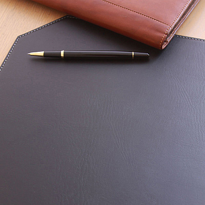 Dacasso Leatherette Cut Corner Placemat (H1148)