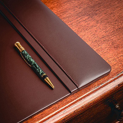 Dacasso Leather Desk Pad (P3425)