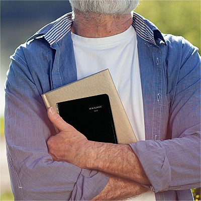 AT-A-GLANCE DayMinder Block Format Weekly Appointment Book, 8.5 x 5.5, Black Cover, 12-Month (Jan to Dec): 2026 (G20000)