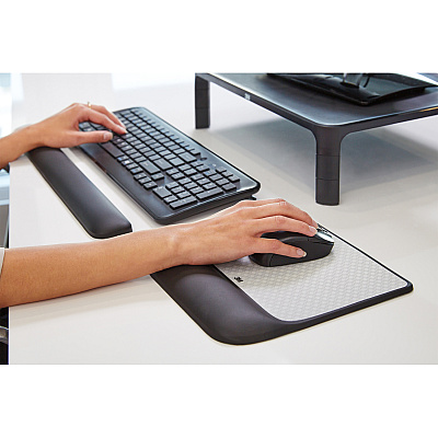 3M Precise Mouse Pad with Gel Wrist Rest (MW85B)