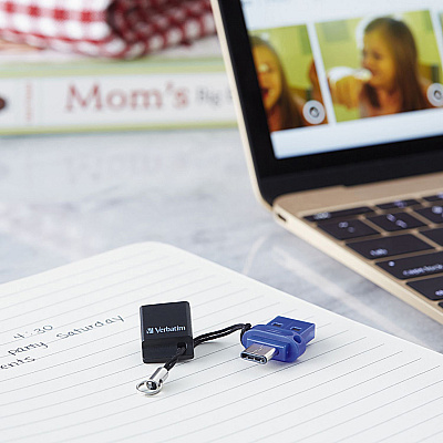 Verbatim 64GB Store 'n' Go Dual USB 3.2 Gen 1 Flash Drive for USB-C Devices - Blue (99155)