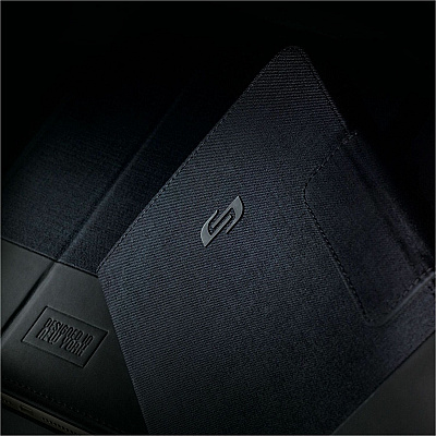 Solo Velocity Carrying Case Apple iPad Air, iPad Air 2 Tablet - Navy (USLIPD20265)