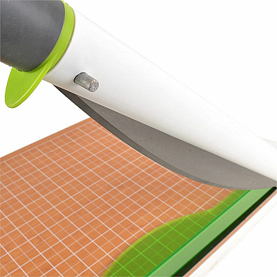 Westcott 18" CarboTitanium Bonded Guillotine Trimmer (ACM16875)