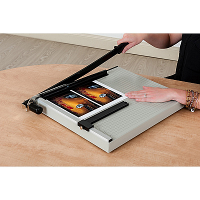 Dahle Vantage 18e Guillotine Paper Trimmer (40018)