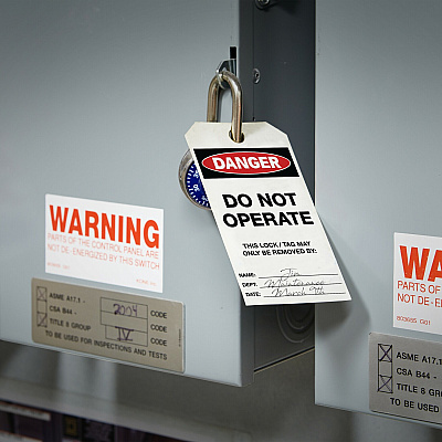 Avery UltraDuty Hazard Warning Tag Kit (AVE62404)
