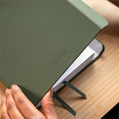 AT-A-GLANCE Undated Weekly/Monthly Planner (AAGFD20060)