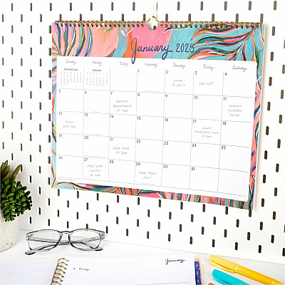 AT-A-GLANCE EttaVee Monthly Wall Calendar (AAGEV21707)