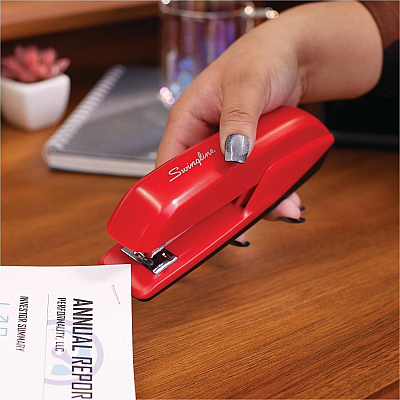Swingline 545 Standard Desktop Stapler (54510)