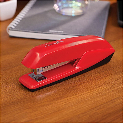 Swingline 545 Standard Desktop Stapler (54510)
