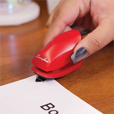 Swingline Tot Mini Stapler with Staples (48212)