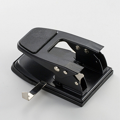 Officemate Heavy-Duty 2-Hole Punch (OIC90082)