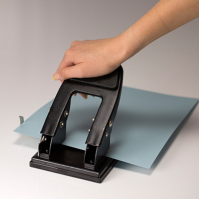 Officemate Heavy-Duty 2-Hole Punch (OIC90082)