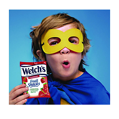 Welch's Fruit Snacks, Strawberry, 5 oz Pouch, 12/Box (WELPIM05096)