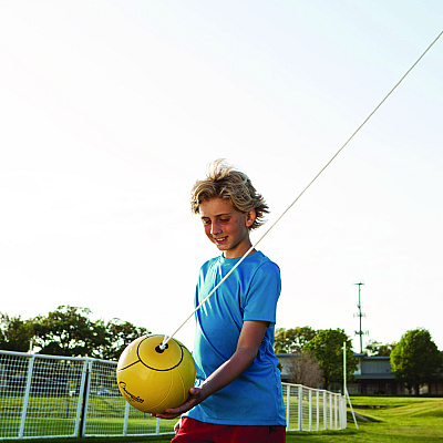 Champion Sports Deluxe Tetherball Tournament Set, Ball/24" Telescopic Poles/102" Cord/Carry Case/Pump/Needle (CSICG207)