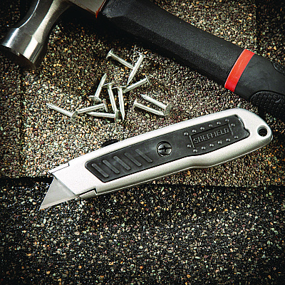 Sheffield Retractable Utility Knife, 1.25" Blade, 3.5" Plastic Handle, Black/Gray (GNS12243)