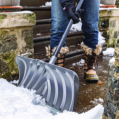 Suncast Steel Core Snow Pusher with Wear Strip, 24" Width x 57.55" Length (SP2450EA)