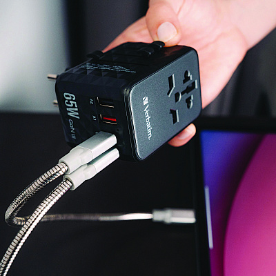 Verbatim UTA-05 Gan III Universal Travel Adapter, (2) USB-A/(2) USB-C/Quick Charge 4+ (VER32120)