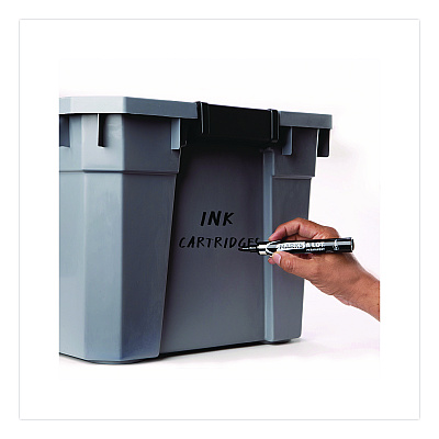 Avery MARKS A LOT Large Desk-Style Permanent Marker with Metal Pocket Clip, Broad Bullet Tip, Black (24878EA)