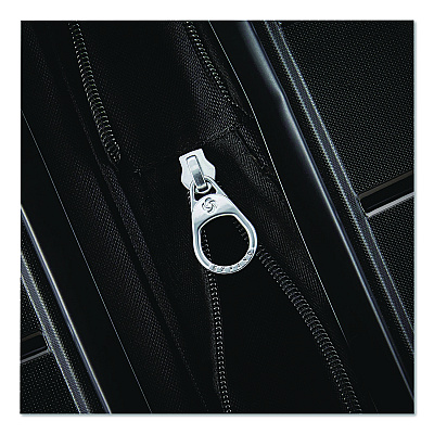 Samsonite Freeform Hard Side Carry-On Suitcase, Four-Wheeled Spinner, 20.95 x 13.8 x 31.1, Black (782571041)