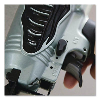 HPT 2.5" 16-Gauge Finish Nailer with Air Duster (NT65M2SM)