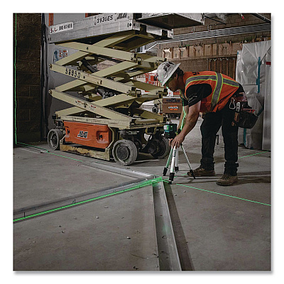 12V max CXT Lithium-Ion Self-Leveling Cordless Three-Plane Laser Kit (SK700GDNAJ)