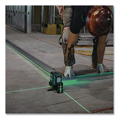 12V max CXT Lithium-Ion Self-Leveling Cordless Three-Plane Laser Kit (SK700GDNAJ)