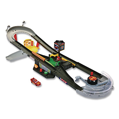 Cars Piston Cup Action Speedway Playset, Ages 4 and Up (HPD81)