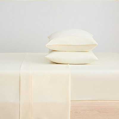 Host & Home Microfiber Flat Sheets - Queen - Ivory W/ Blue Hem, Case Of 24 (MFS-90110-IV)