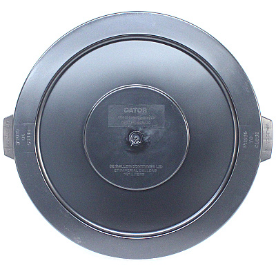 Gator Plus Container 32 Gallon Container Lid, Secure Fit, Durable Molded Construction, Drain Channels, Nsf 2 & 21 Certified, Made In Usa, Black, Case Of 6 (7733-5)
