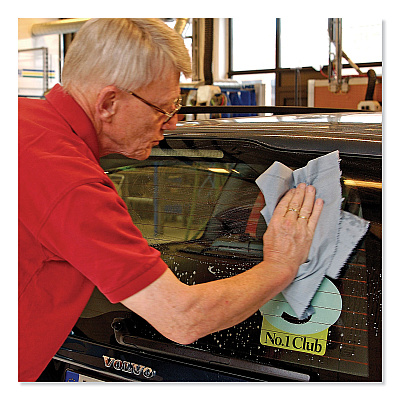 Tork Windshield Towel, 2-Ply, 9.13 x 10.25, Blue, 140/Pack, 16 Packs/Carton (TRK192122)