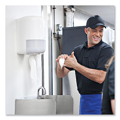 Tork Advanced Centerfeed Hand Towel, 2-Ply, 8.25 x 11.8, White, 610/Roll, 6/Carton (TRK121202)