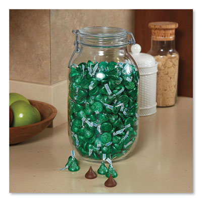 Hershey's KISSES, Milk Chocolate, Green Wrappers, 66.7 oz Bag (HRS60347)