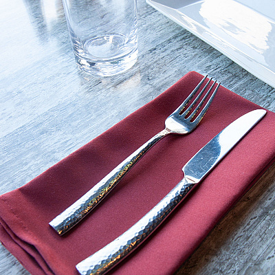 Mariposa Poly Spun Napkin 20x20 Burgundy, Pack Of 25 (PNP-NAP-BUR-25)