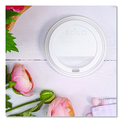 Solo Traveler Sip Through Lids for ThermoGuard Hot Cups, Fits 12, 16, 20, 24 oz, White, 1,200/Carton (DCCTL1224TG)