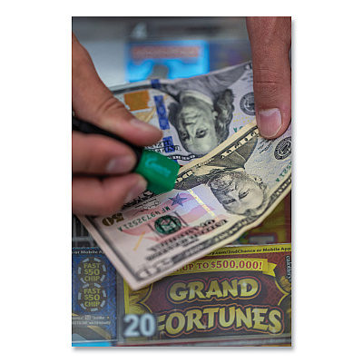 Dri-Mark Counterfeit Money Detection System, UV Light; Watermark Detector; Color Change Ink, U.S. Currency, 0.8 x 0.8 x 6, Black/Green (DRI351UV6)