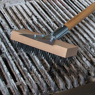Carlisle Sparta Broiler Master Grill Brush and Scraper with Handle, Metal Bristles, 30", Natural Wood Handle (CFS36372500)
