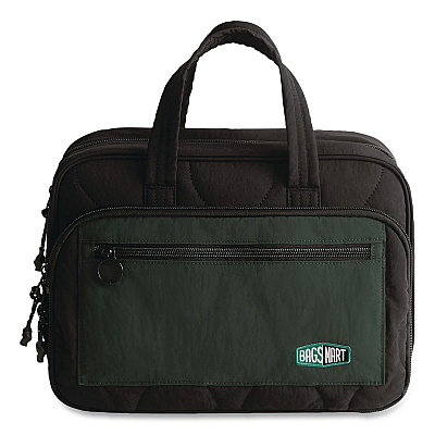 Walker Toiletry Bag, 9.1 x 4.3 x 12.6, Black (0102047AN298)